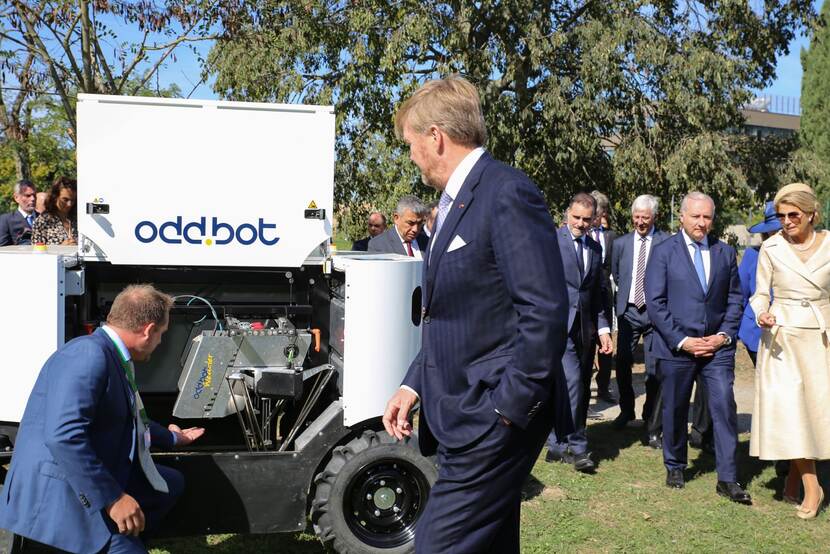 Royal couple visits Occitania