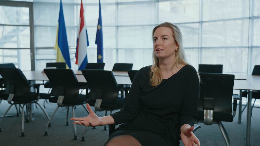 Tjitske Wildervanck van de politieke afdeling op de ambassade in Kyiv.