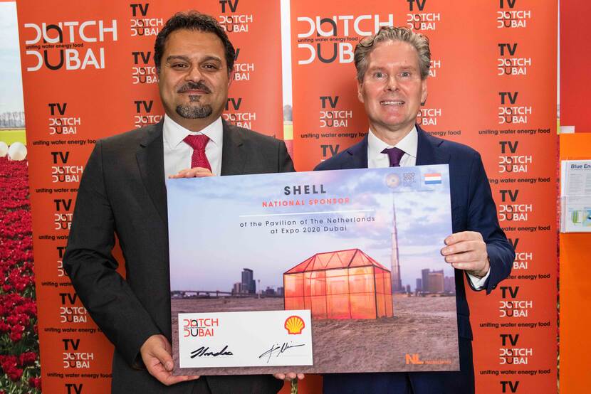 Hans Sandee, de Nederlandse consul-generaal en commissaris-generaal Expo 2020 Dubai, en Ali Al Janabi, Country Chair van Shell Dubai.